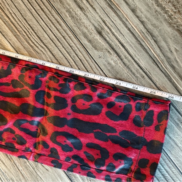 DOLCE & GABBANA Red Coated Leopard Print Skinny
Jeans size 40 - Picture 9 of 10